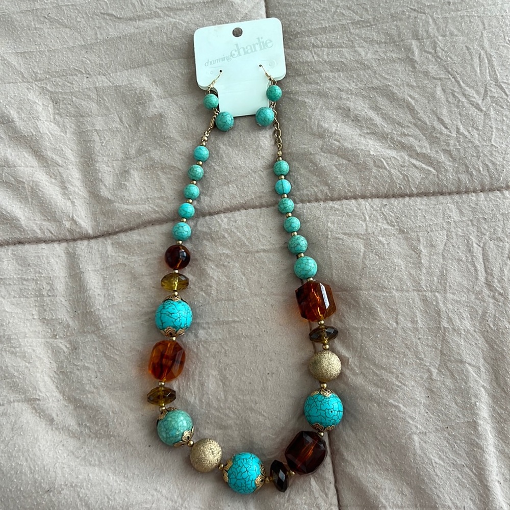 CHARMING CHARLIES MATCHING EARRING AND NECKLACE